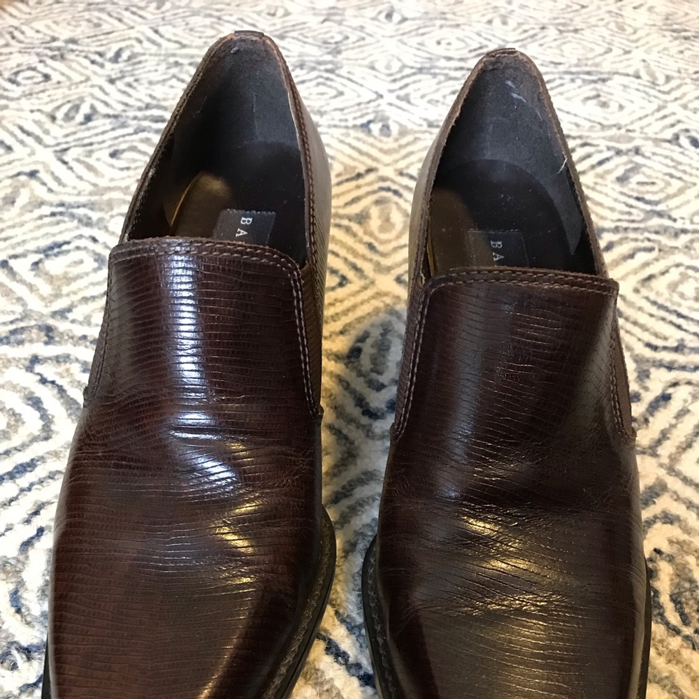 Bandolino brown leather shooties, size 7 NARROW